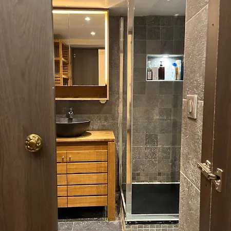 Design In The Marais Appartamento *