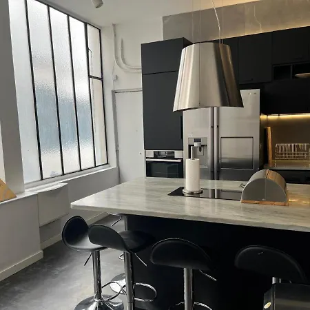 Design In The Marais Appartamento