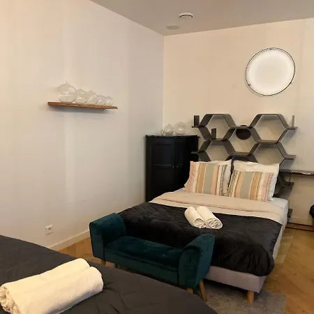 Design In The Marais Appartamento *